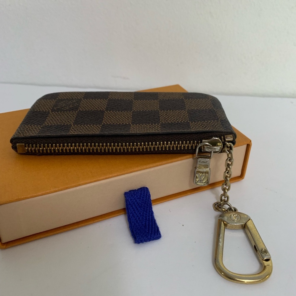 Louis Vuitton Damier key pouch - Picture 6 of 8